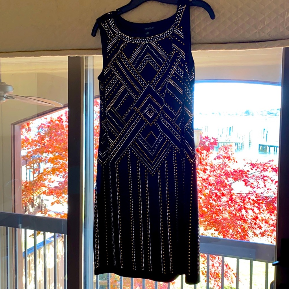 White House Black Market / Perfect for the holiday season or any evening out